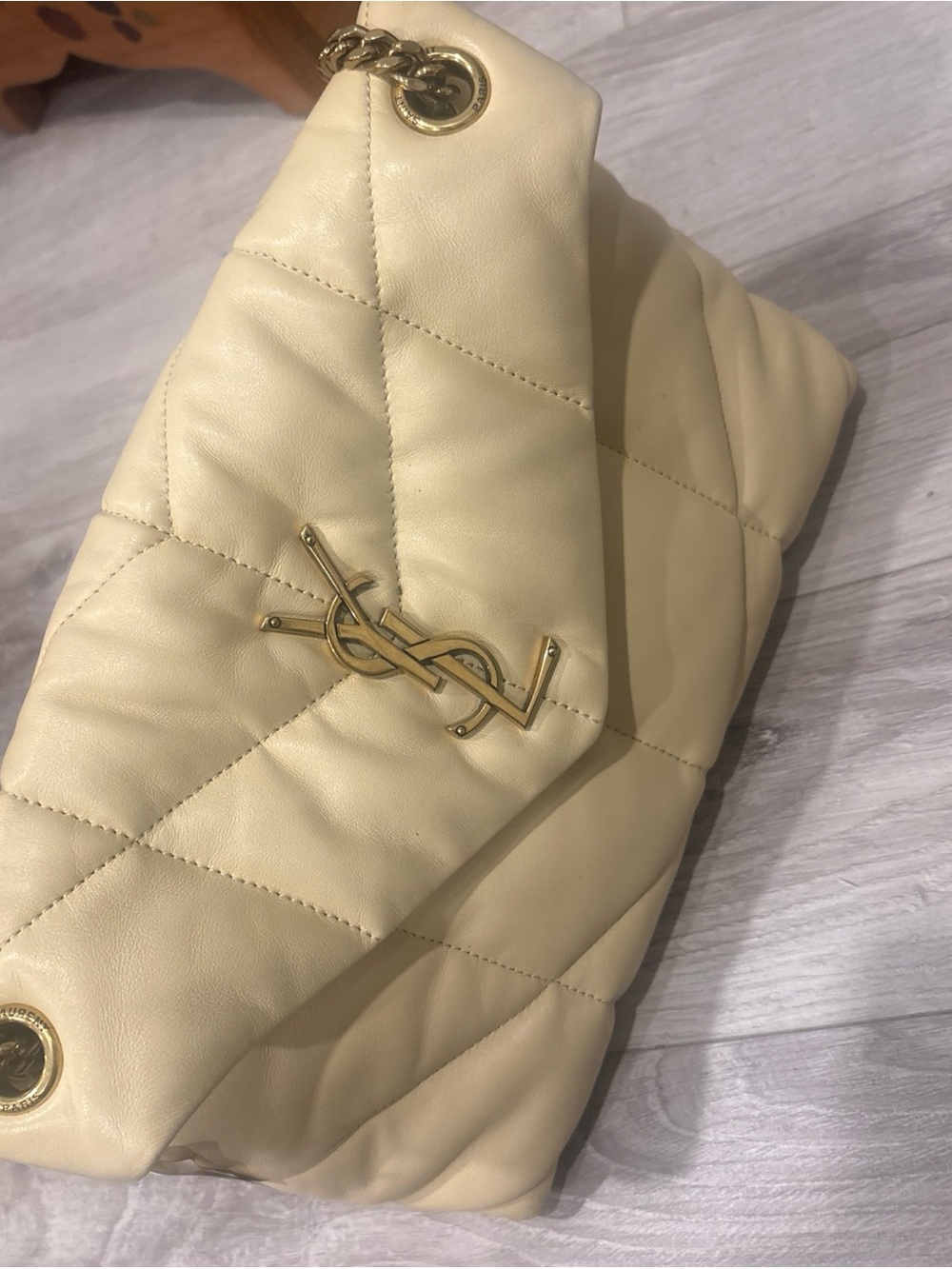 YSL PUFFER MEDIUM IN LAMBSKIN
DARK BEIGE